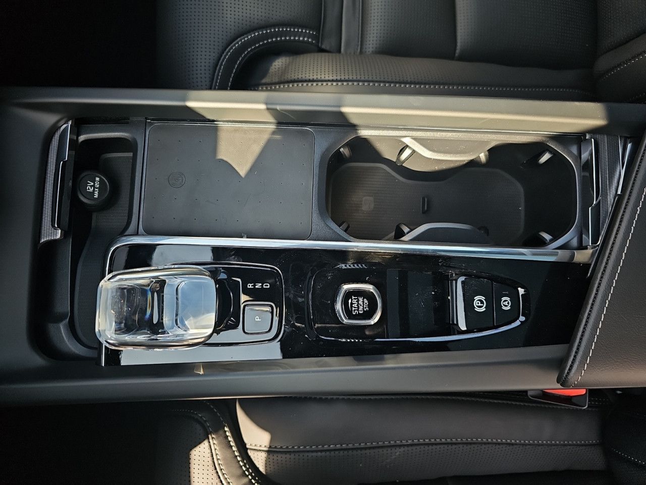 Volvo XC60 B5 AWD Black Edition PLUS LUFT 360° PANO