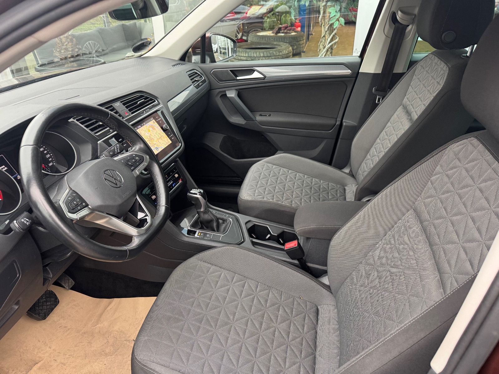 Volkswagen Tiguan 1.5 TSI OPF DSG Life - Samsaru's Car Outlet
