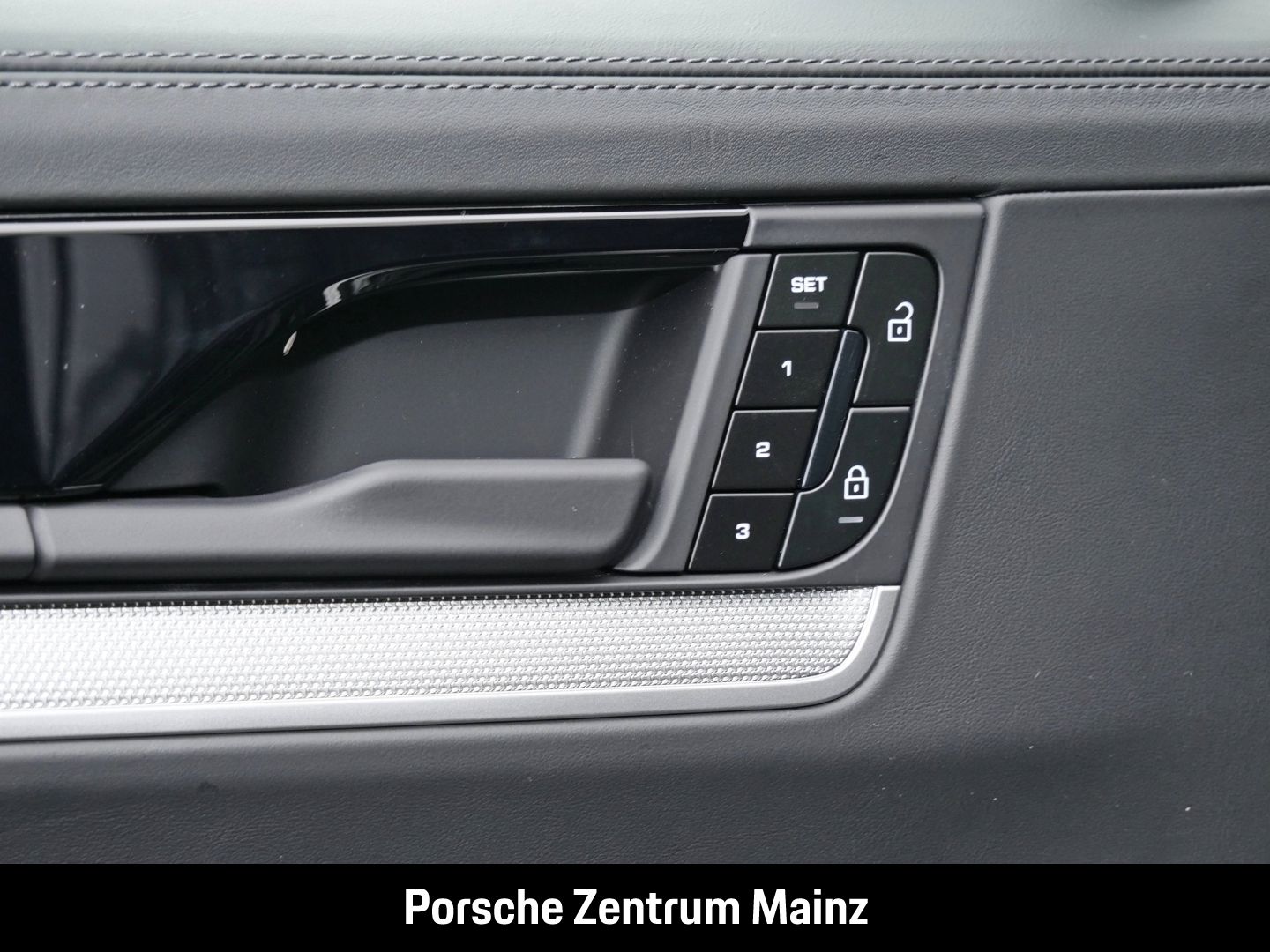 Porsche Cayenne E-Hybrid BOSE,HDMatrix,Spo.Aga.,Anhängek