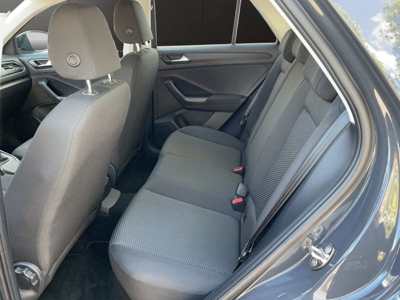 Volkswagen T-Roc 1.0 TSI - Samsaru's Car Outlet