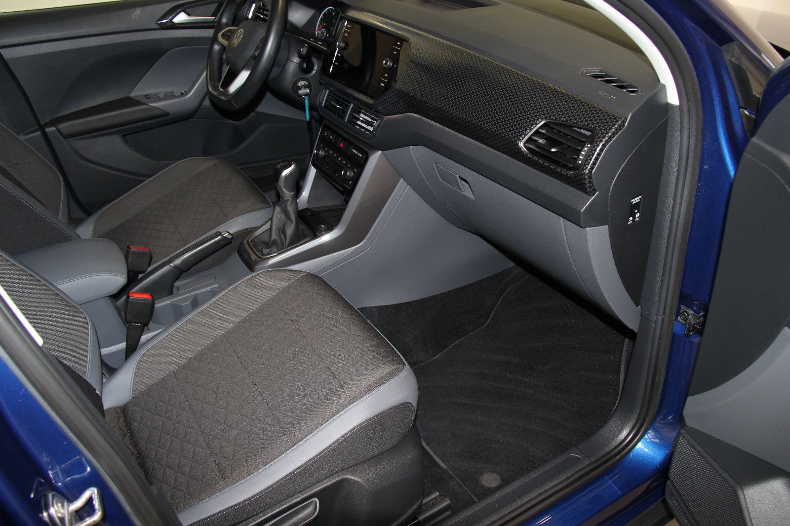 Volkswagen T-Cross Style - Samsaru's Car Outlet