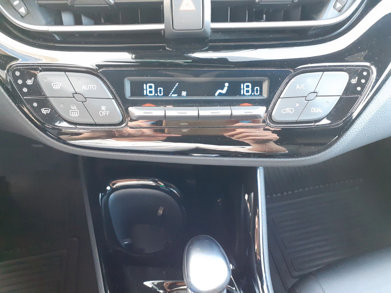 Toyota C-HR 1.8 Hybrid - Samsaru's Car Outlet