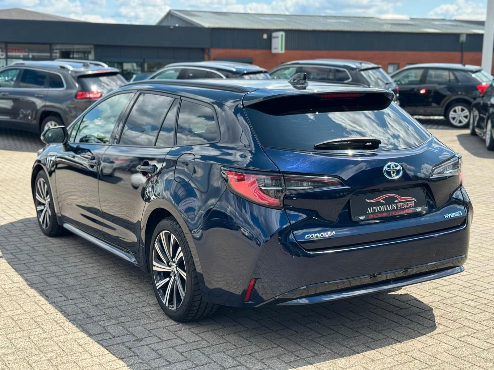 Toyota Corolla 1.8 Touring Sports Hybrid - Samsaru's Car Outlet