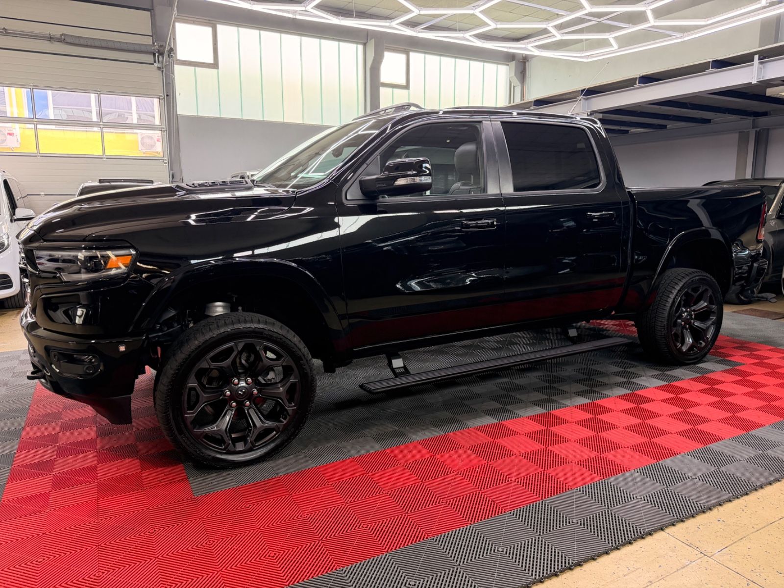 Dodge RAM 1500 5.7 4X4 LIMITED Night LPG Pano Head-Up