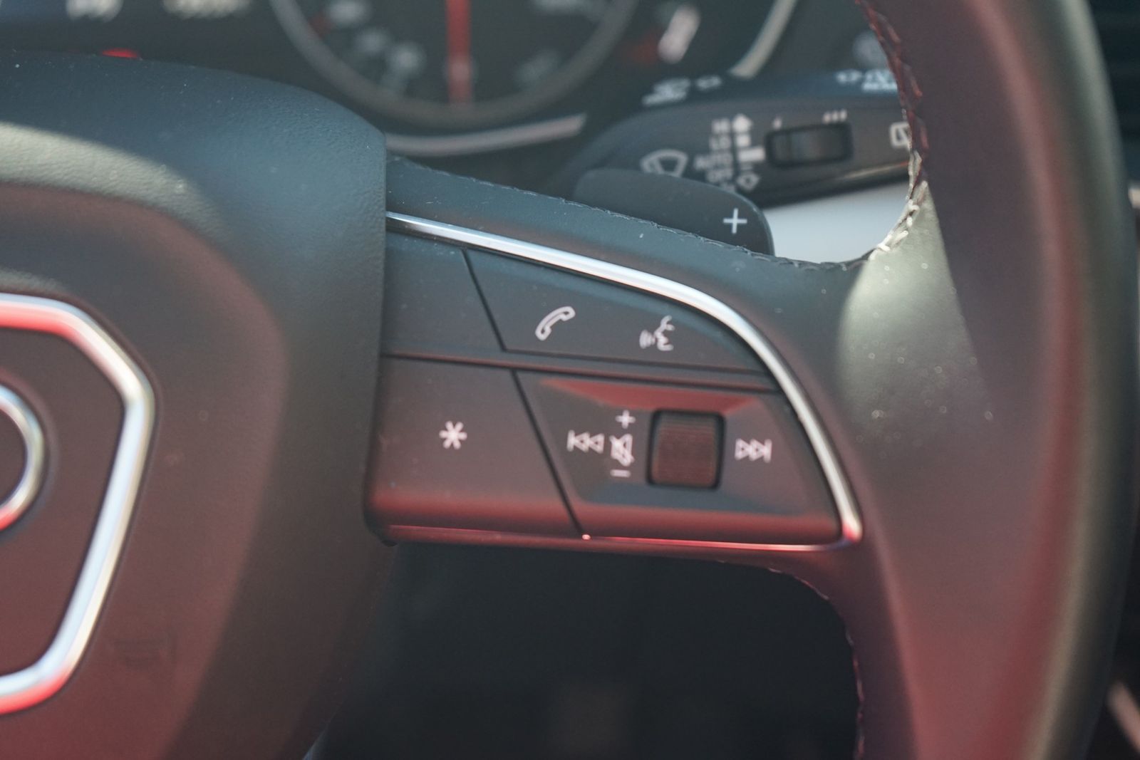 Audi Q5 40 2.0 TDI quattro - Samsaru's Car Outlet