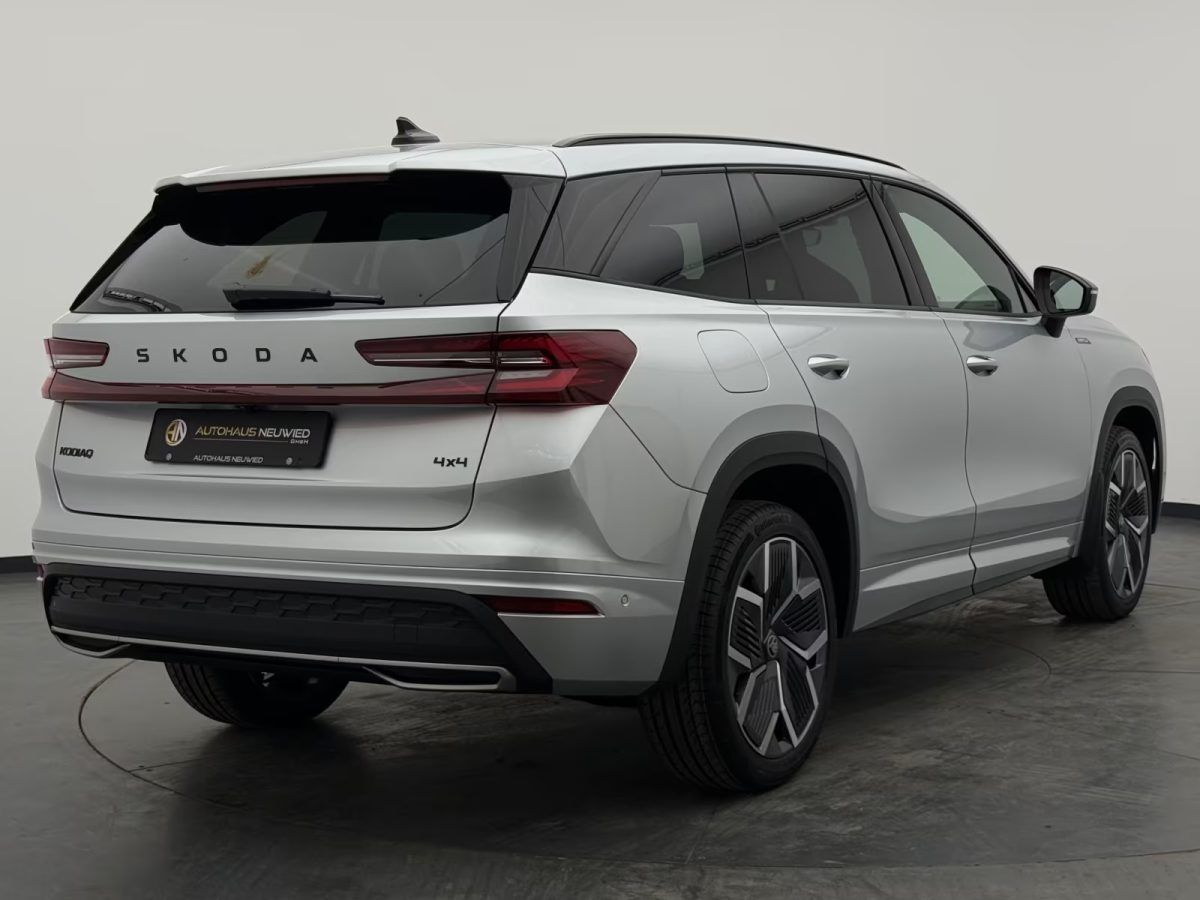Skoda Kodiaq 2.0 TDI 4x4 Sportline +STDHZ+360+20"+AHK+
