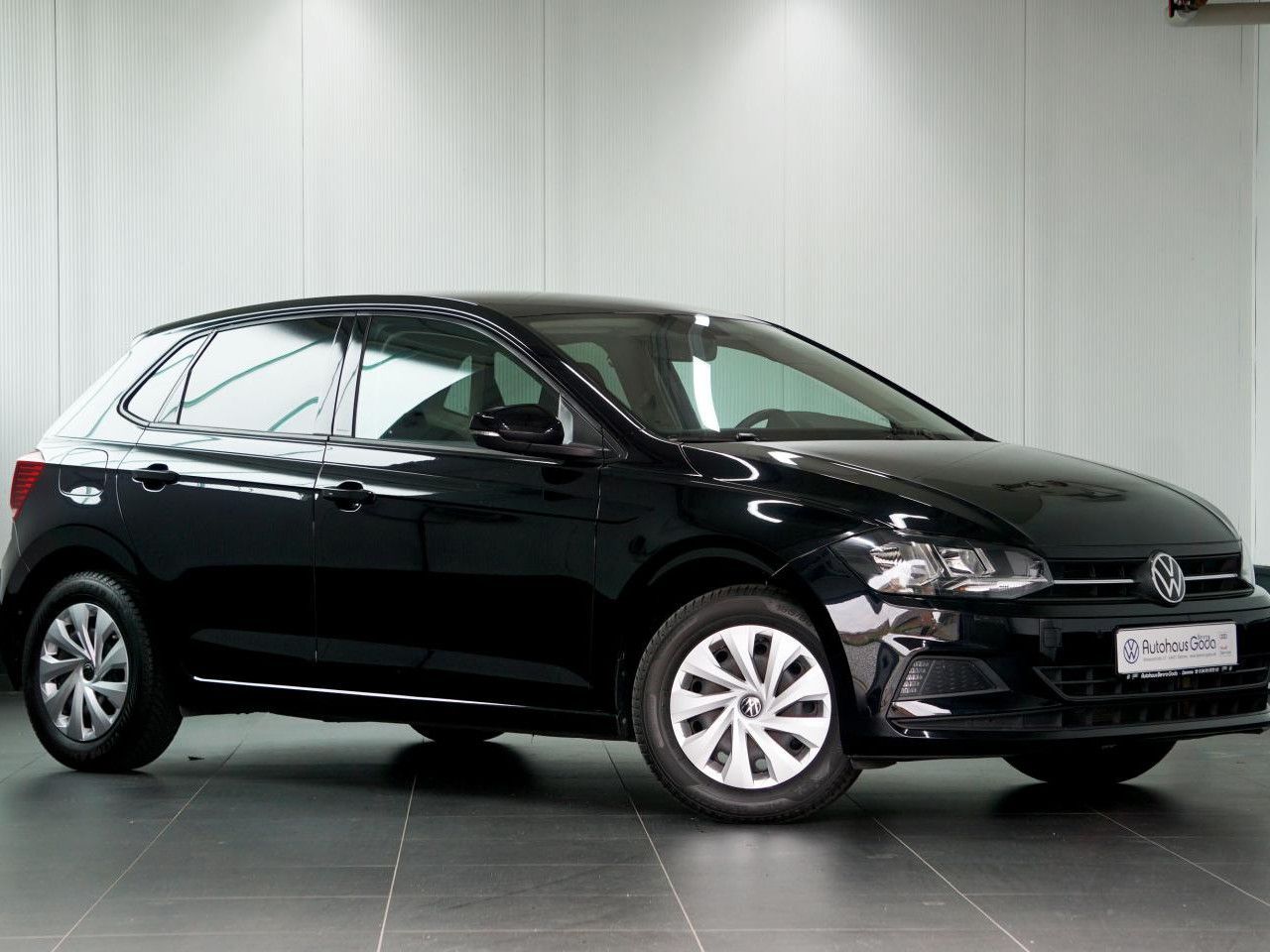 Volkswagen Polo Comfortline 1.0 TSI - Samsaru's Car Outlet