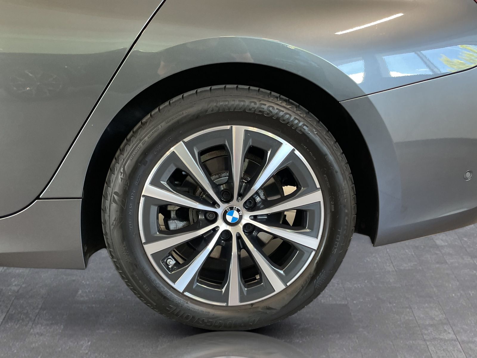 BMW 320i Touring - Samsaru's Car Outlet