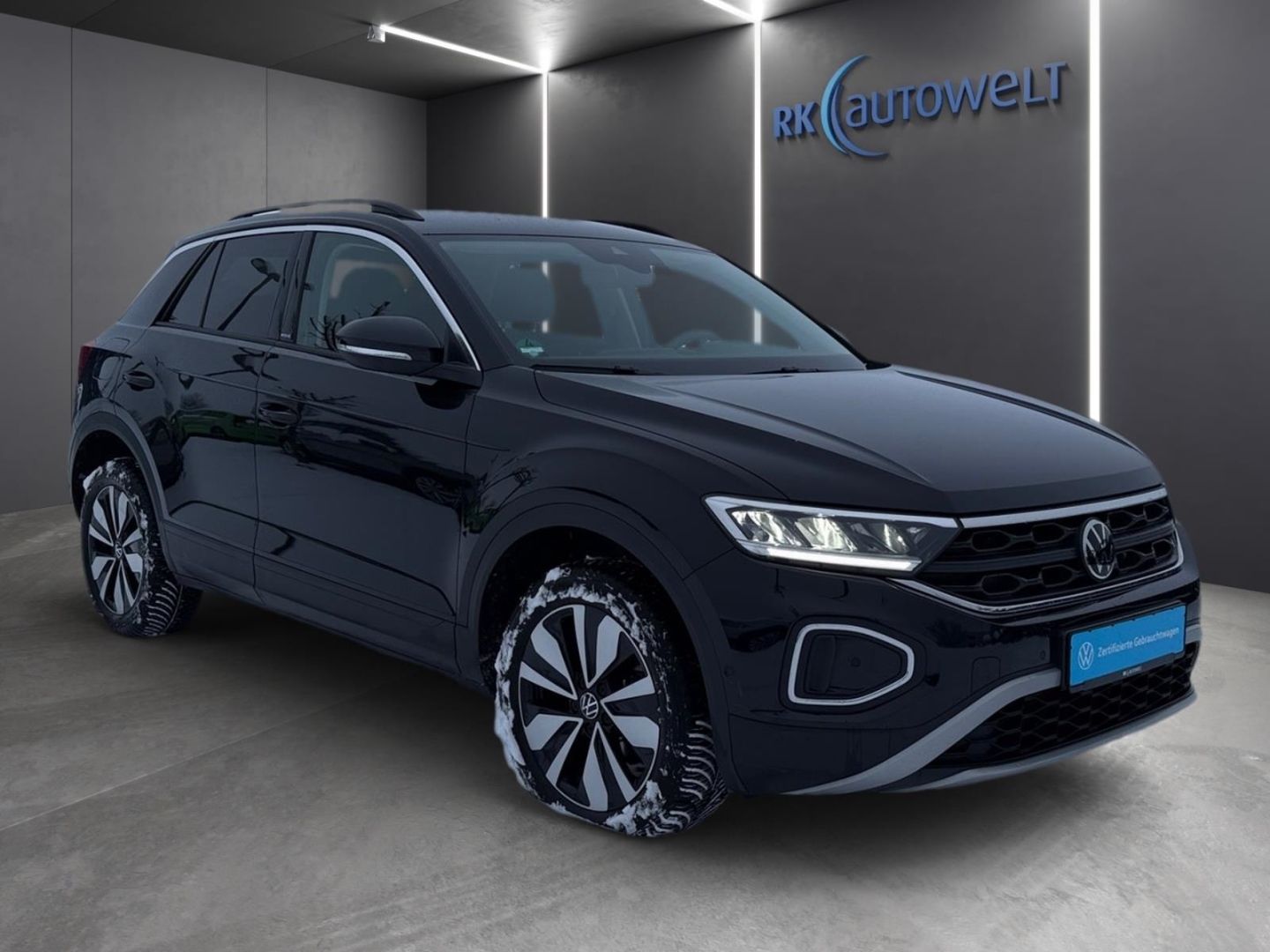 Volkswagen T-Roc Move 1.5 TSI - Samsaru's Car Outlet