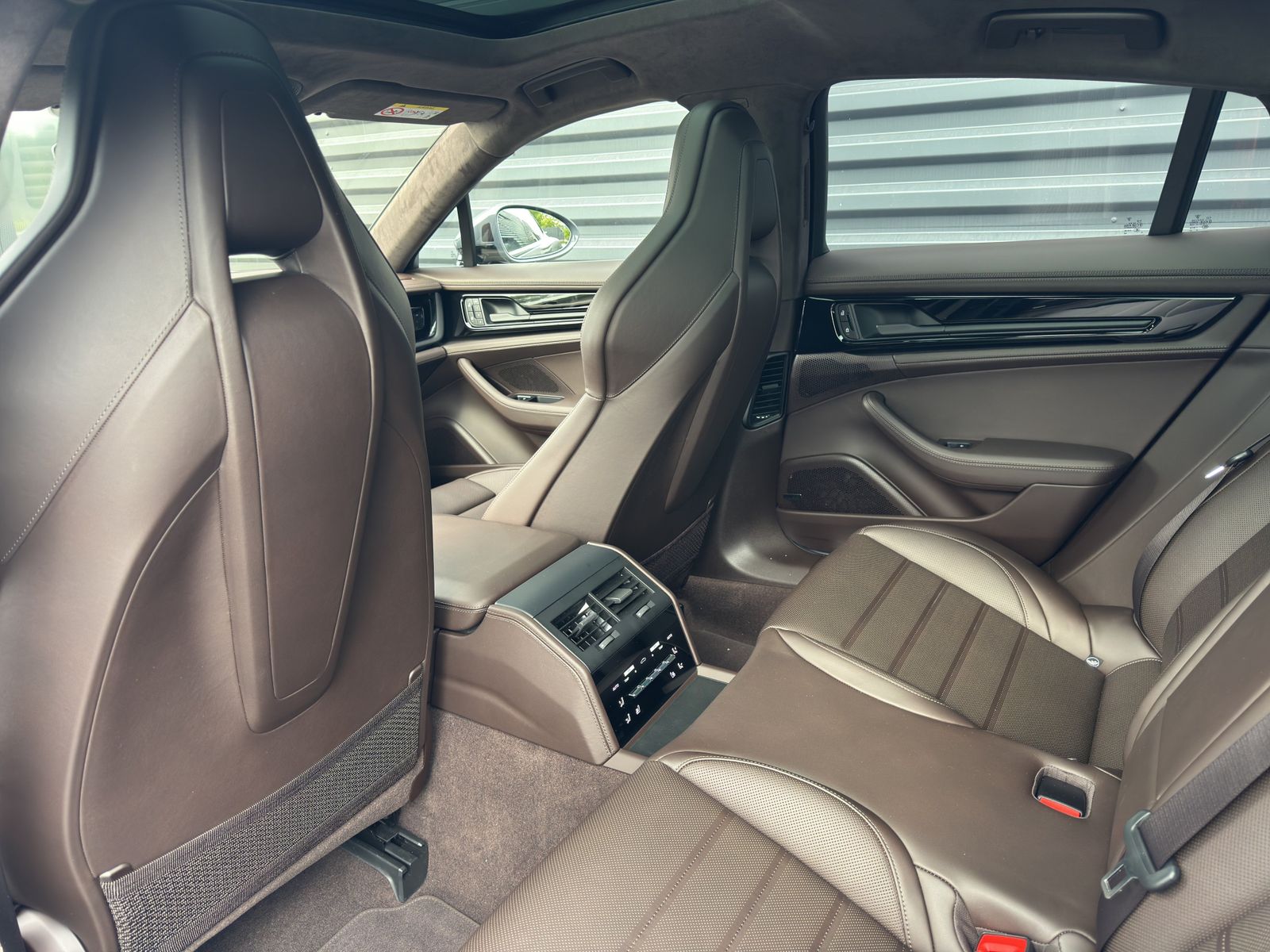 Porsche Panamera 4S E-Hybrid | SportDesign Paket schwarz