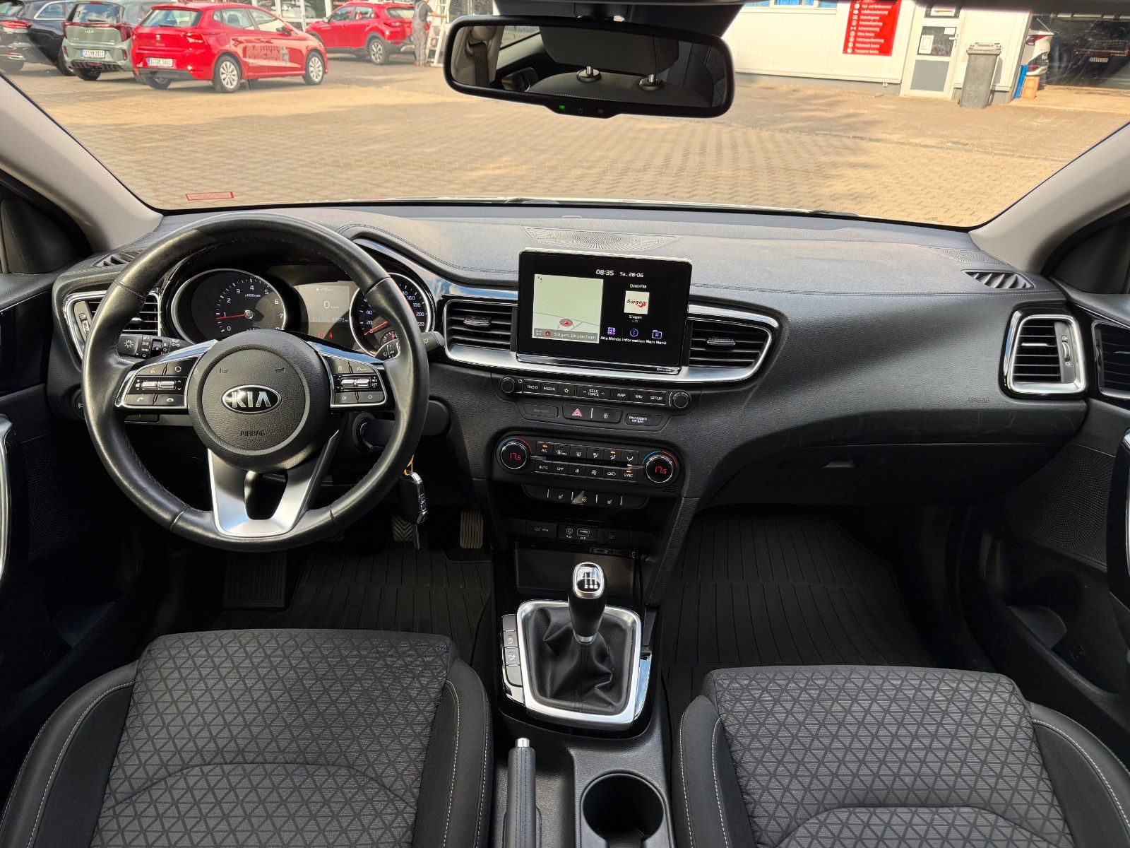 Kia Ceed 1.4 T Vision - Samsaru's Car Outlet