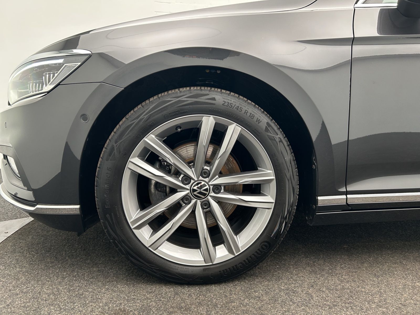 Volkswagen Passat Variant Elegance 2.0 TDI *AHK*NAVI*PANO*E