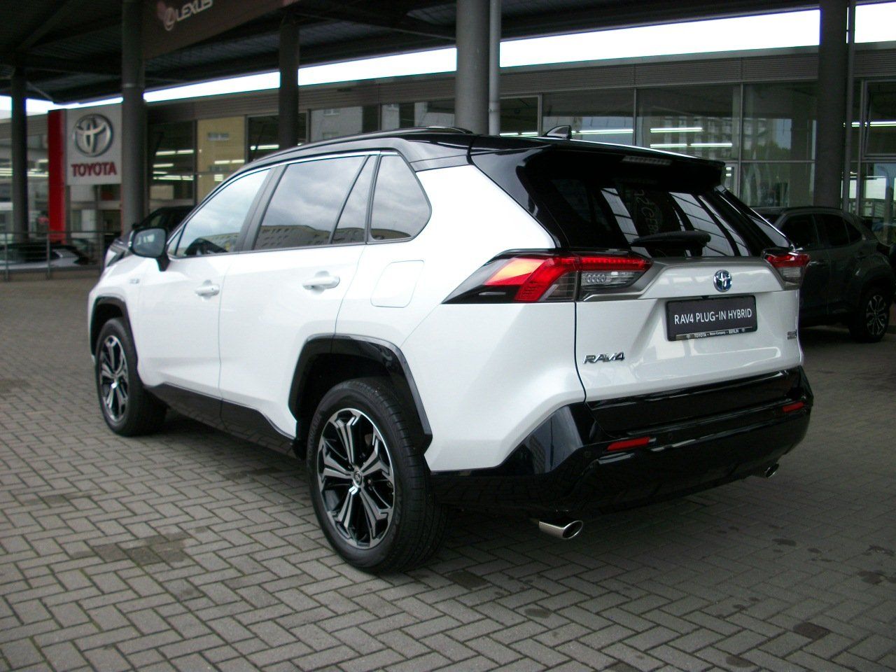 Toyota RAV 4 2,5-l Plug-In 4x4 Style