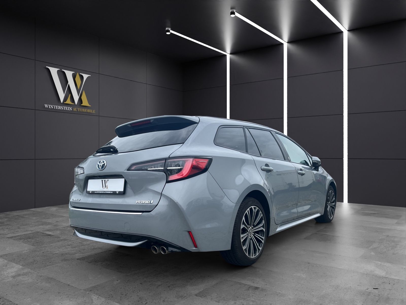 Toyota Corolla Touring / Sports Hybrid - Samsaru's Car Outlet