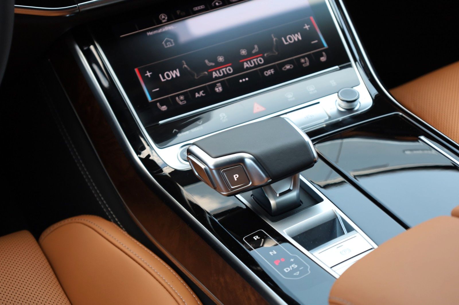 Audi A8 50 TDI Lang Exclusive - Samsaru's Car Outlet
