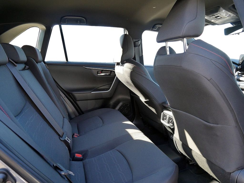 Toyota RAV 4 Plug-in Hybrid 4x4 AHK 1850 KG HUD teampla