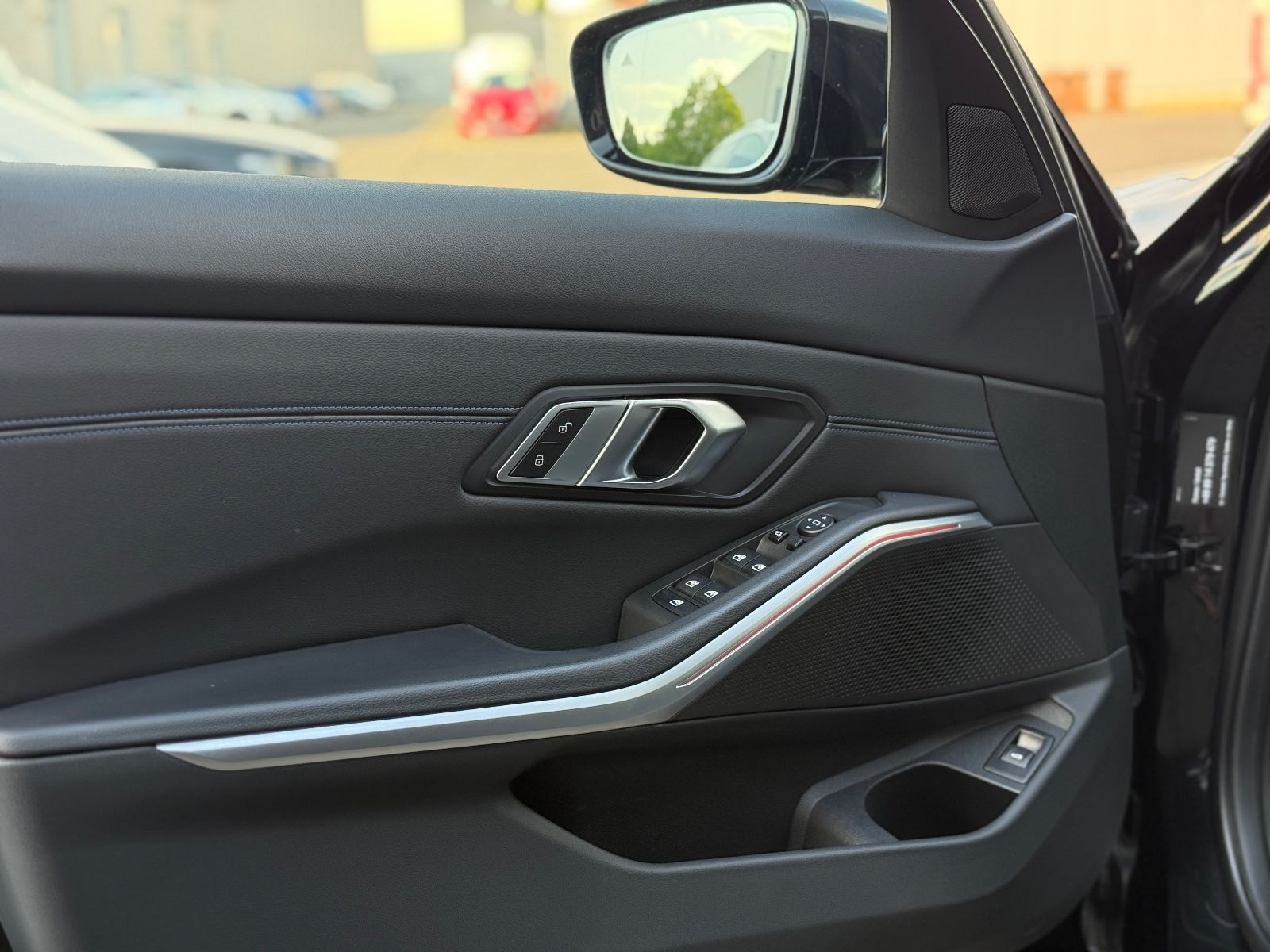 BMW 320 d xDrive M-SPORT - Samsaru's Car Outlet