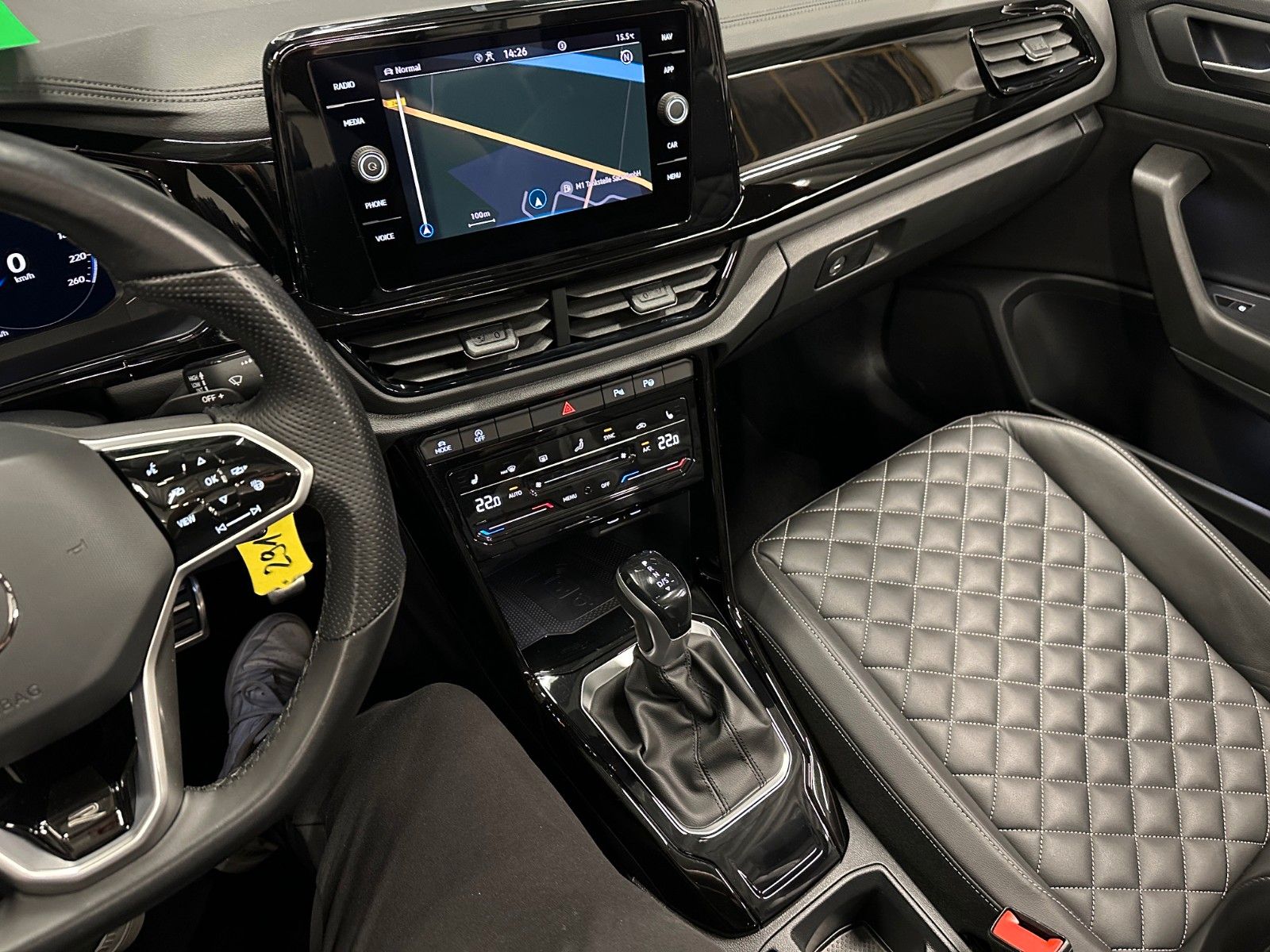 Volkswagen T-Roc R-Line Black - Samsaru's Car Outlet
