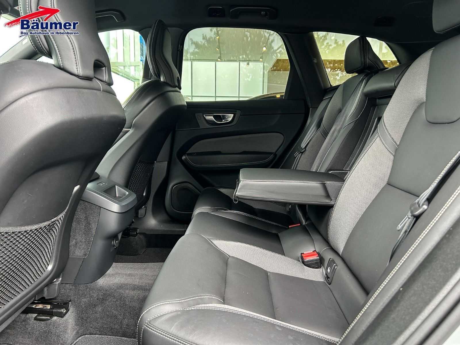 Volvo XC60 B4 Mild-Hybr. AWD Plus Dark Geartronic +AHK