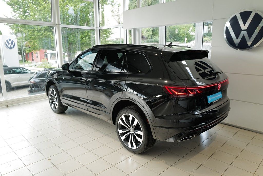 Volkswagen Touareg 3.0TDI R-Line BlackStyle Pano 360° Dynau