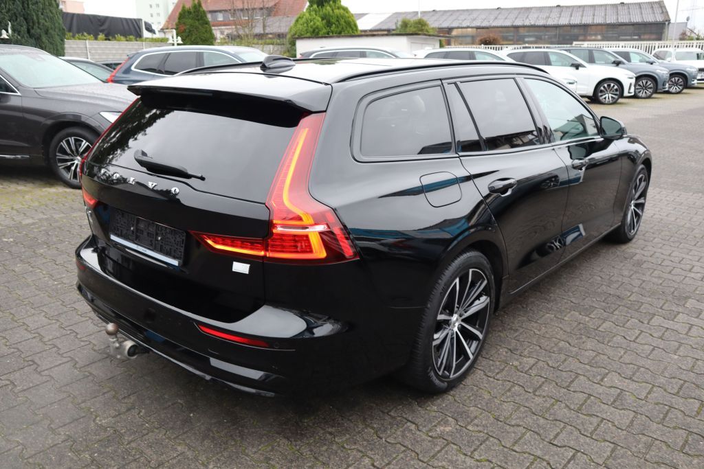 Volvo V60 T8 AWD Recharge Plus Dark|AHK|PANO|NAVI|SHZ