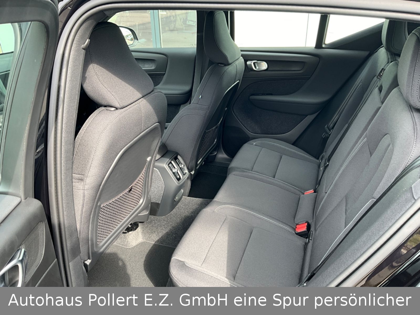 Volvo XC40 Pure Electric Plus