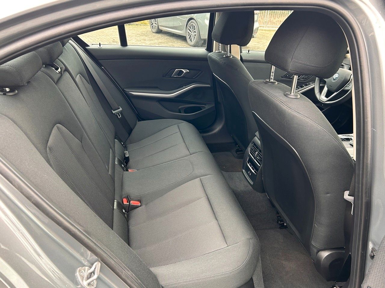 BMW 330e xDrive Aut. Lim. / DAB / Parking Assistant