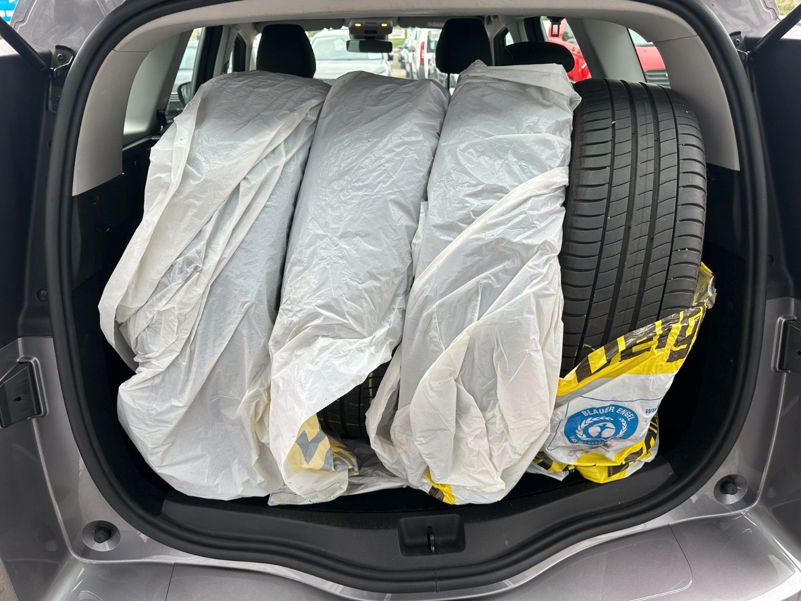Renault Scenic IV Grand Business Edition - Samsaru's Car Outlet