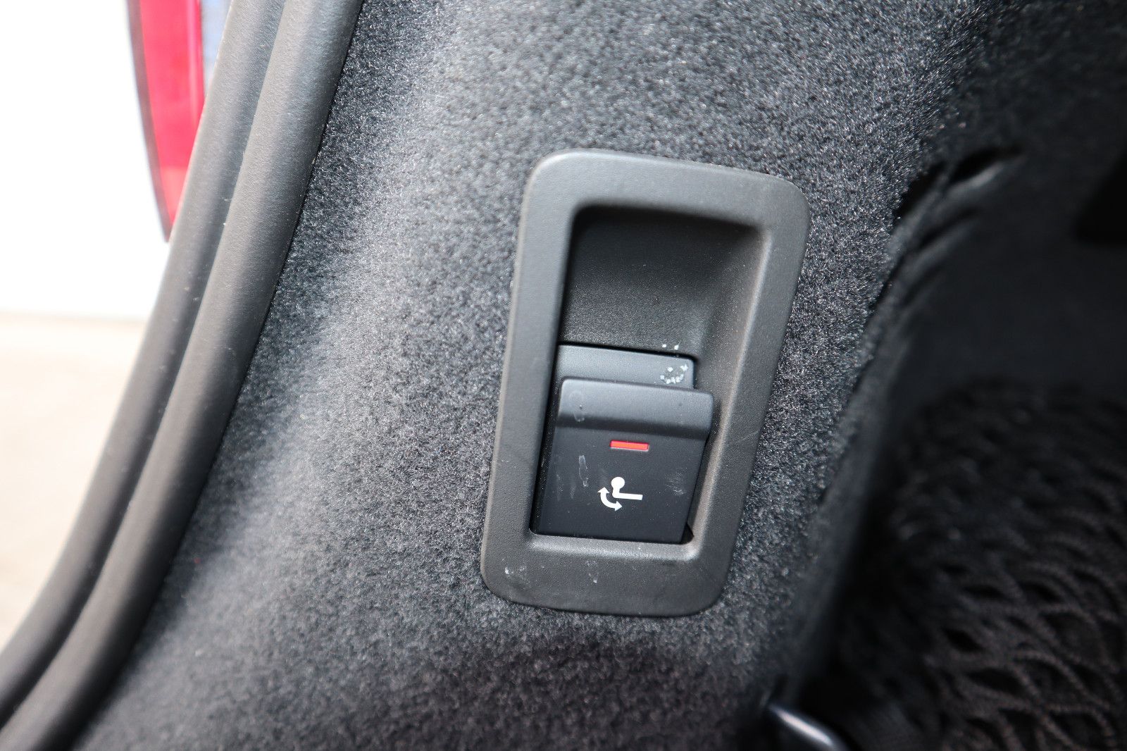 Audi A8L 60 TFSIe lang S-Line BLACK - Samsaru's Car Outlet
