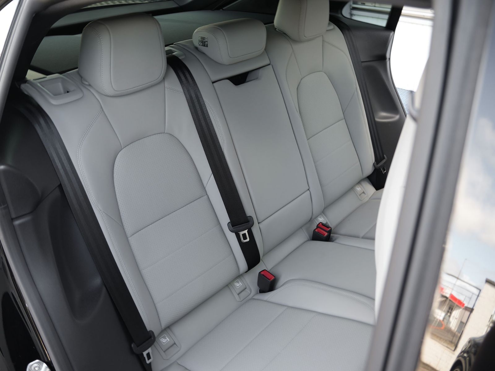Porsche Macan 4 ACC-LUFTF.-PANO-BOSE-22"RS-LEDER KREIDE