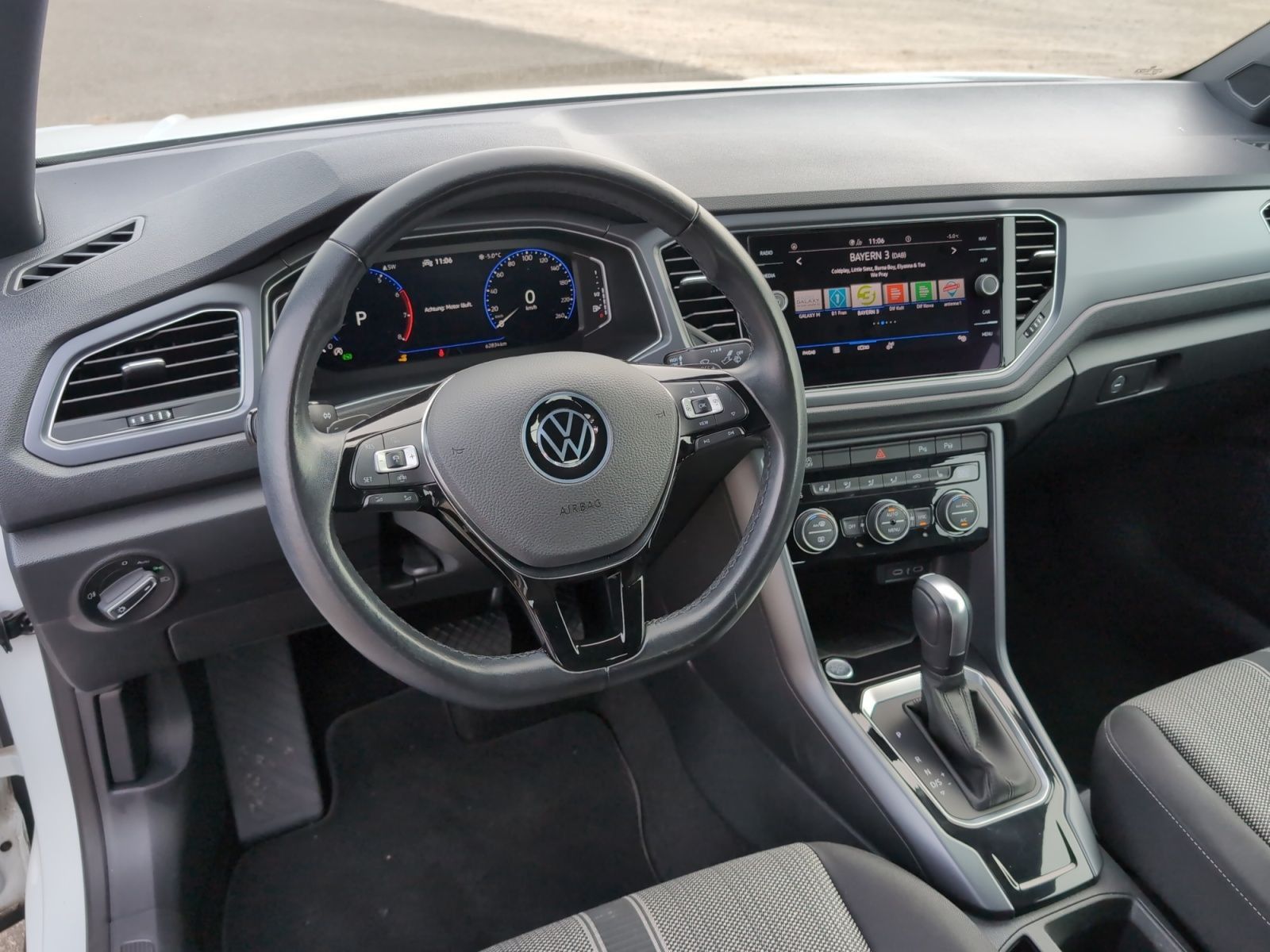 Volkswagen T-Roc 1.5 TSI Style DSG - Samsaru's Car Outlet
