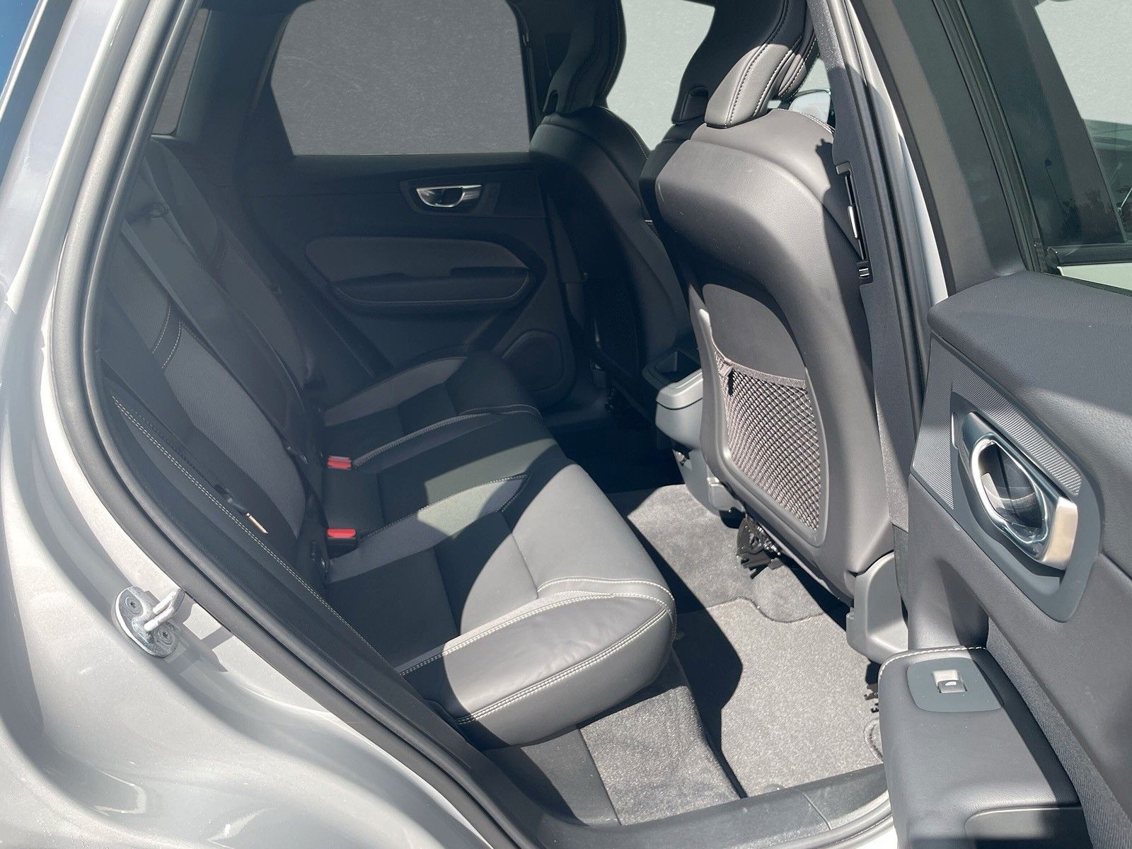 Volvo XC60 B5 AWD Mild-Hybrid Plus Dark AHK ACC BLIS