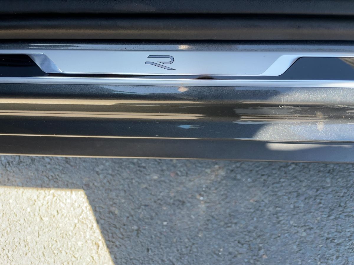 Volkswagen T-Roc 2.0 TDI 4Motion R-Line - Samsaru's Car Outlet