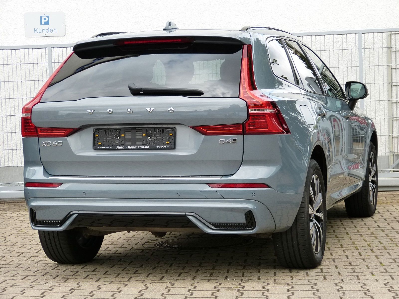 Volvo XC60 B4 Plus Dark AWD StdHz*ACC*AHK