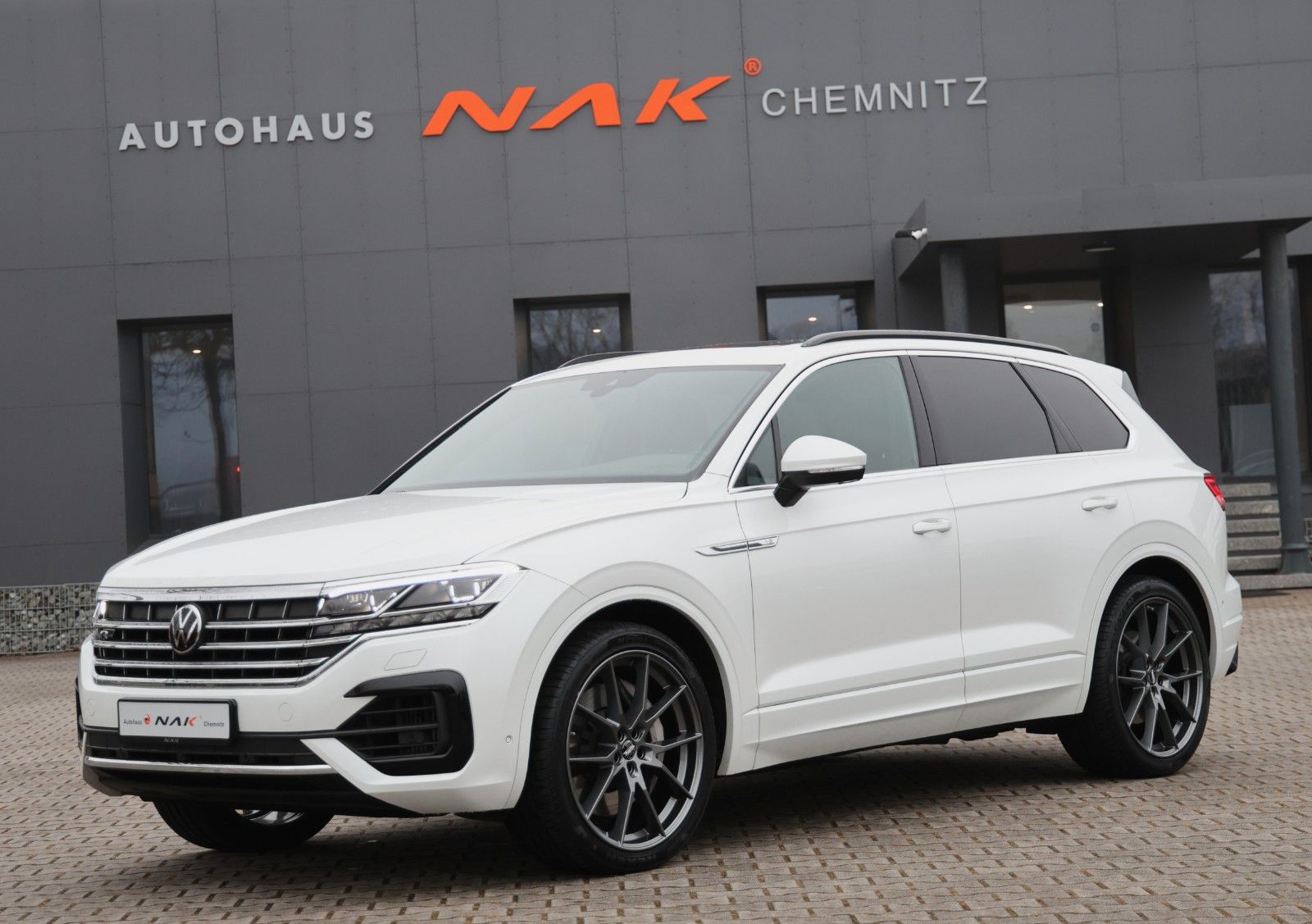 Volkswagen Touareg R-Line V8 TDI 4Mo. AHK Pano 360° Massage