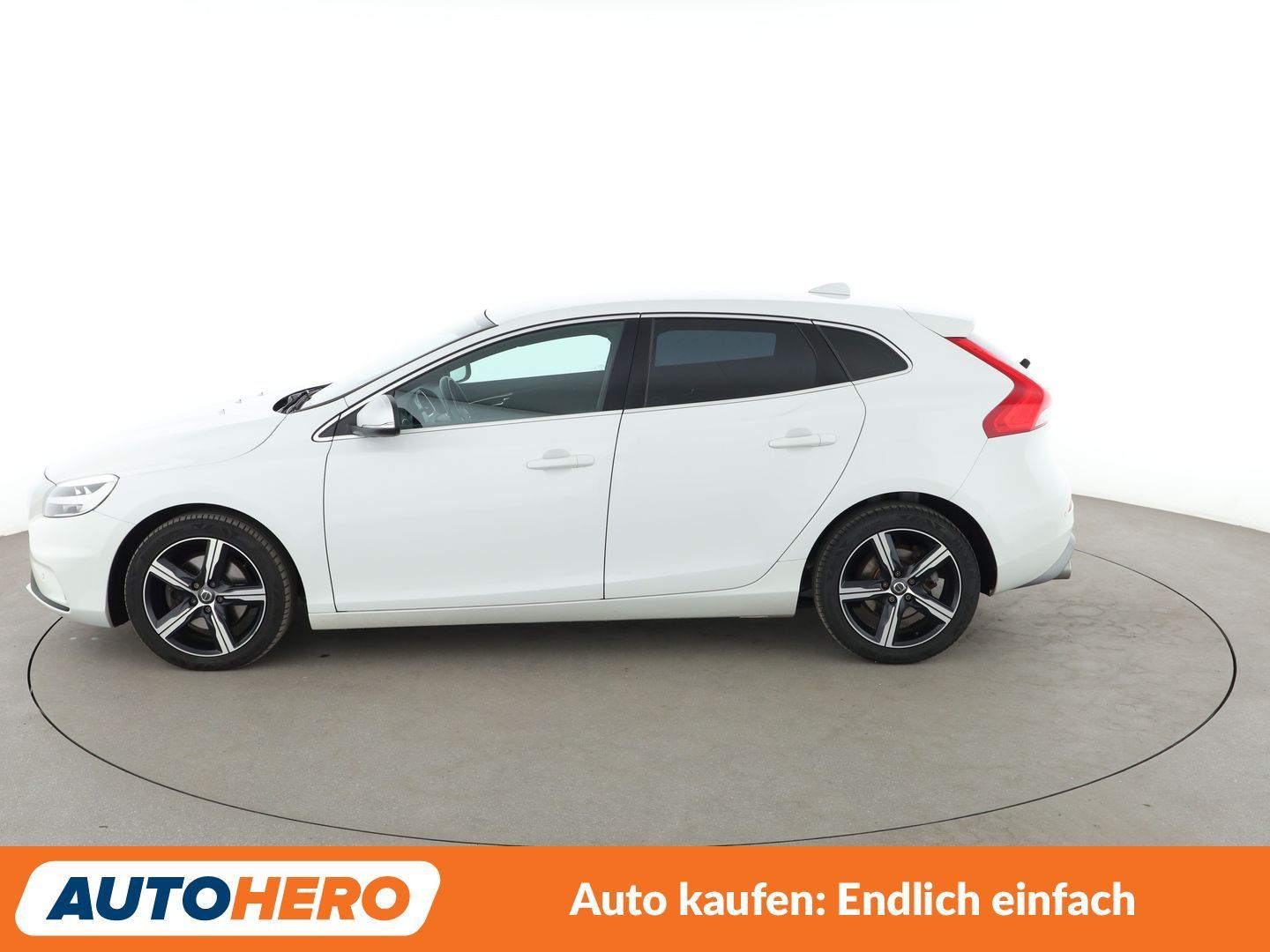 Volvo V40 2.0 T2 R-Design*NAVI*TEMPO*CAM*PDC*SHZ*