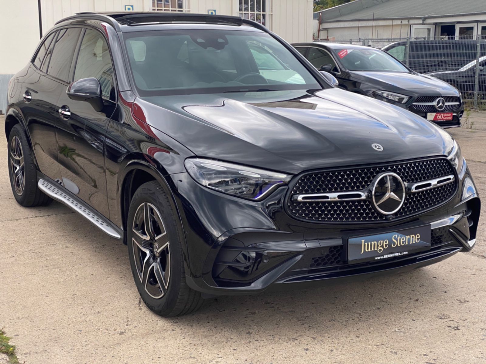 Mercedes-Benz GLC200 AMG 4M_Pano_HuD_Memory_Keyless_Distro_360