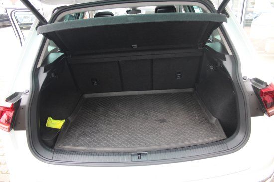 Volkswagen Tiguan 2.0 TDI 4Motion R-Line DSG Pano AHK ACC 2