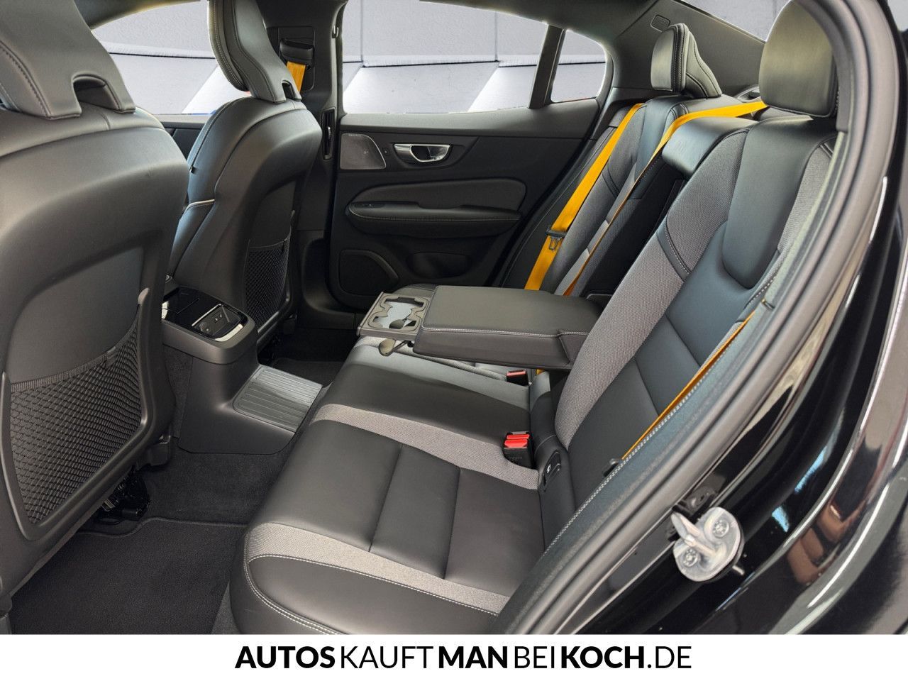 Volvo S60 T8 Plug-In AWD Polestar Engineered HIGH- END