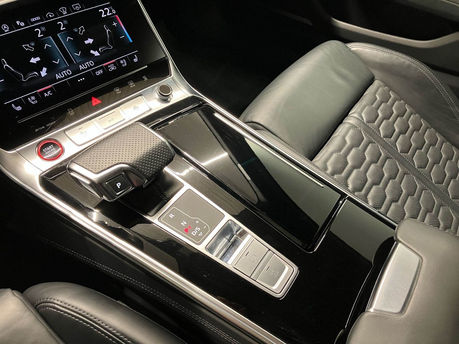 Audi RS 6 Avant QUATTRO 4.0TFSI 600PS.MATRIX.PANO.AHK