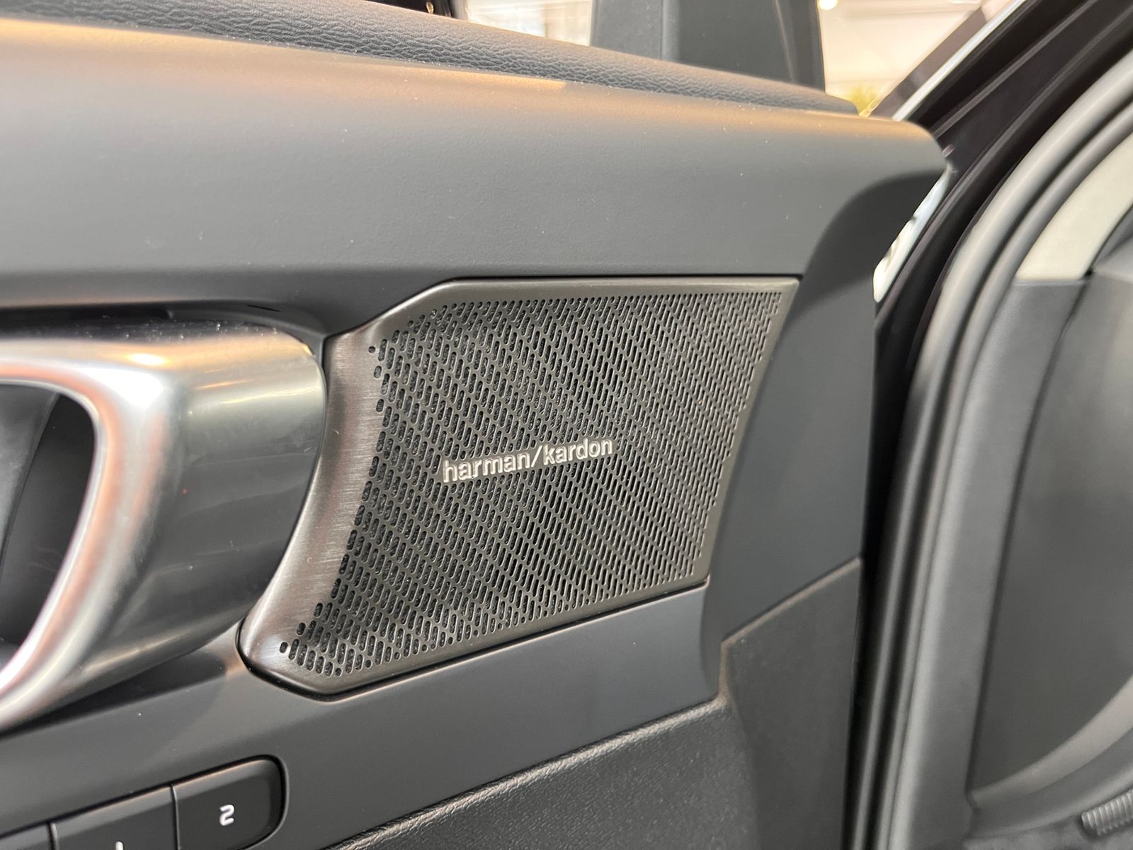 Volvo XC40 Ultra Dark PANO AHK 21" 360° KAM