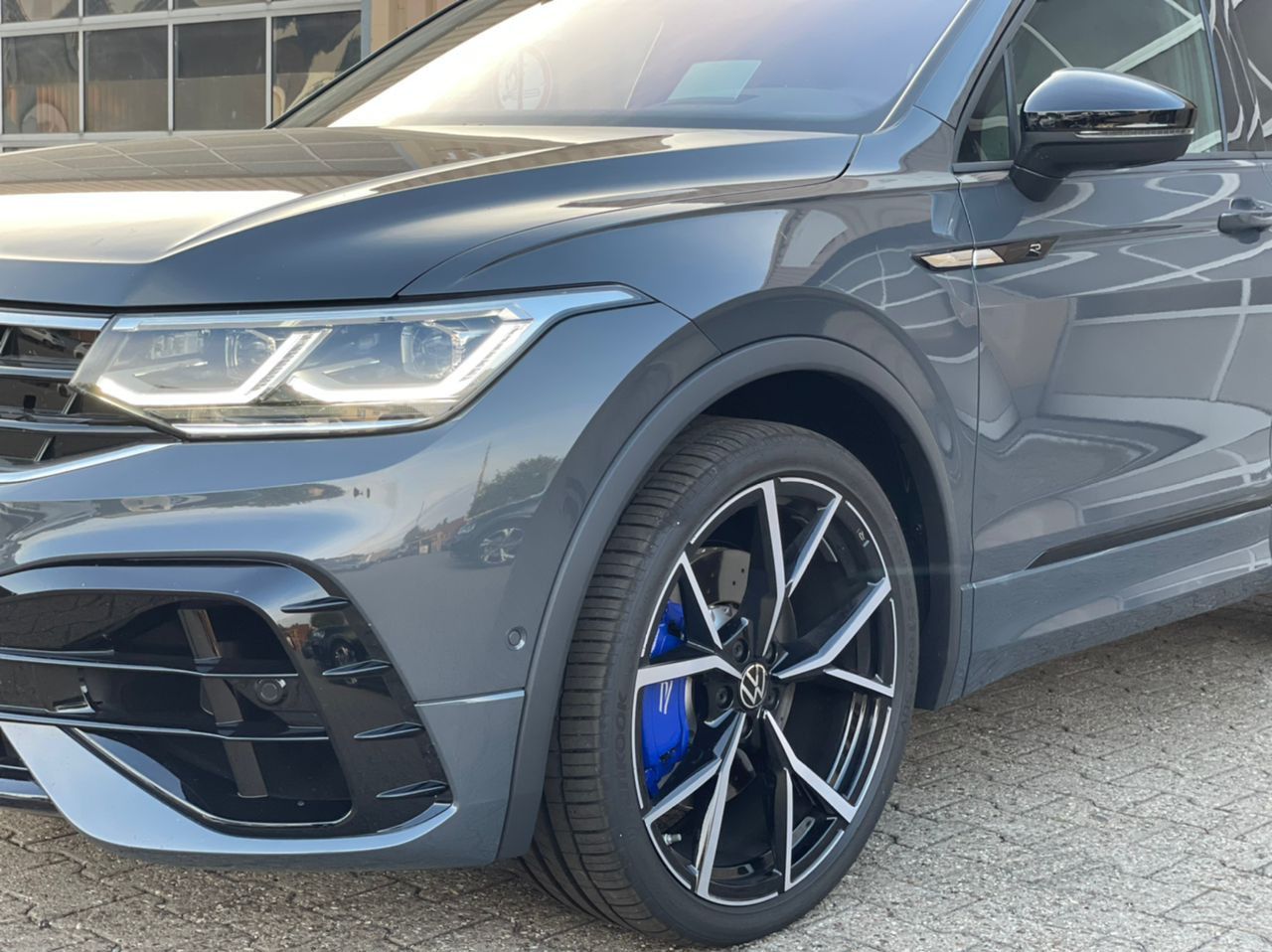 Volkswagen Tiguan R 4Motion - Samsaru's Car Outlet