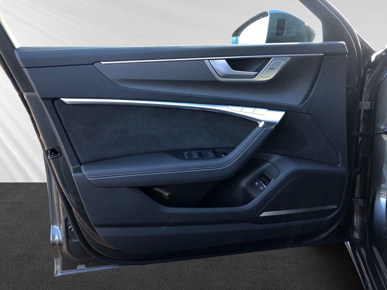 Audi A6 Avant 55 TFSI e Design S-LINE+MATRIX+PANO+ACC
