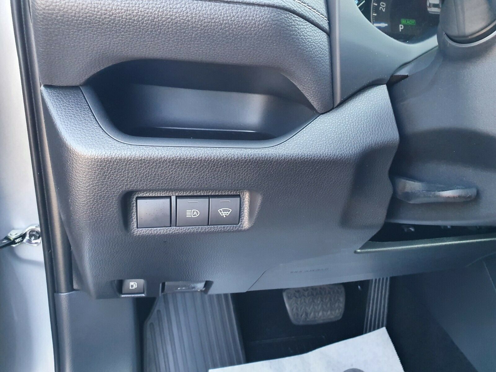Toyota RAV 4 2.5 Hybrid - Samsaru's Car Outlet