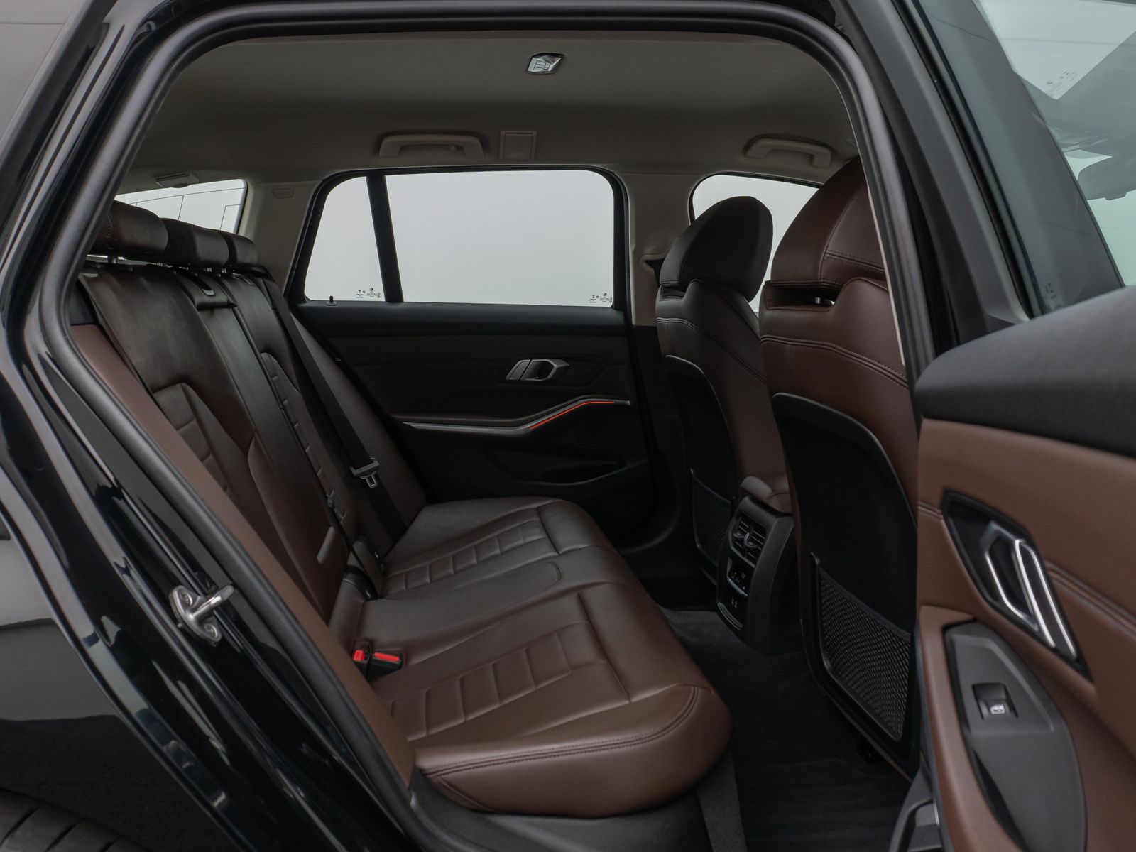BMW 320d xD Sport Line - Samsaru's Car Outlet