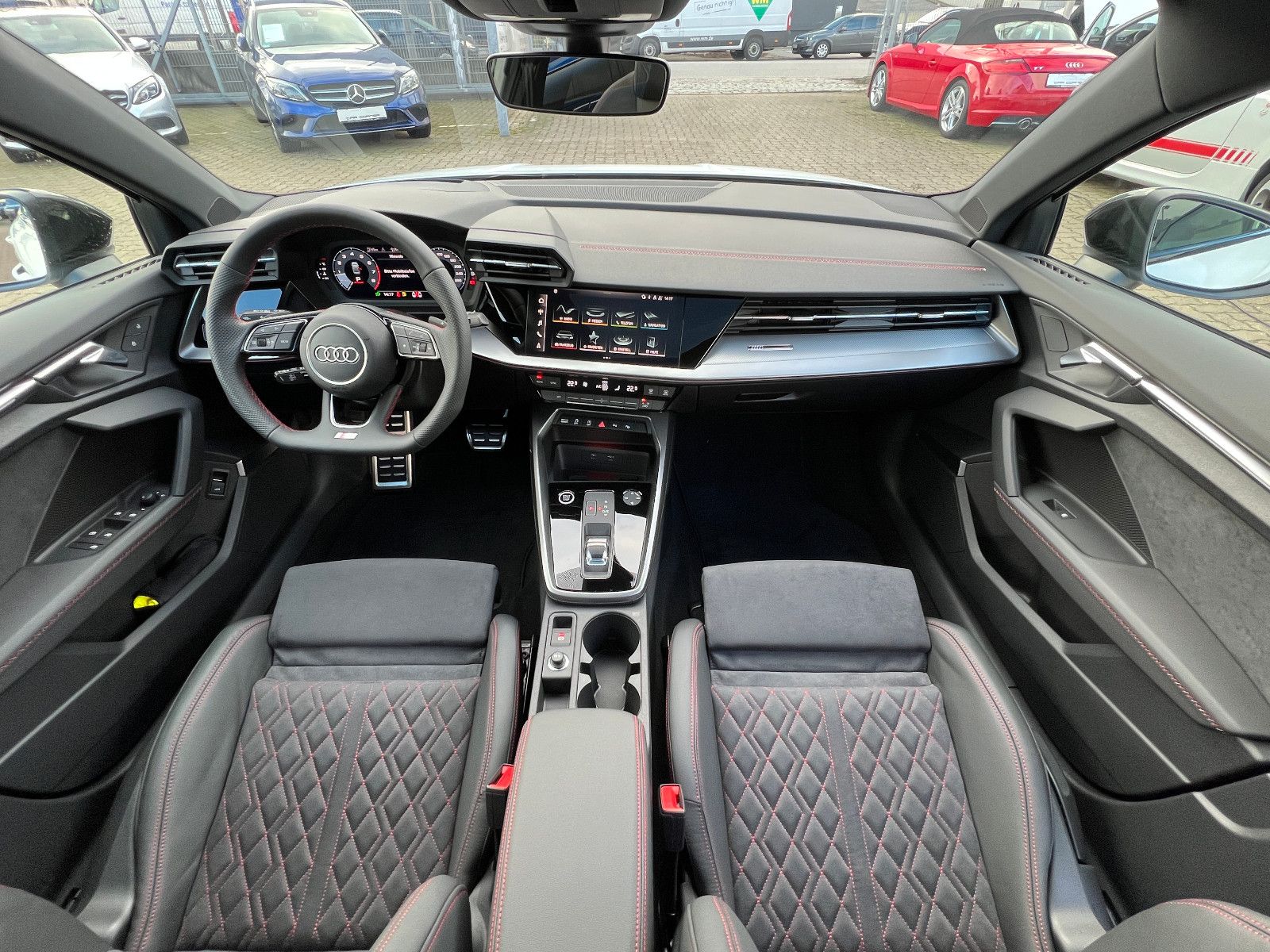 Audi A3 Lim. 3X S-LINE BLACK EDITION PANO HUD CARBON