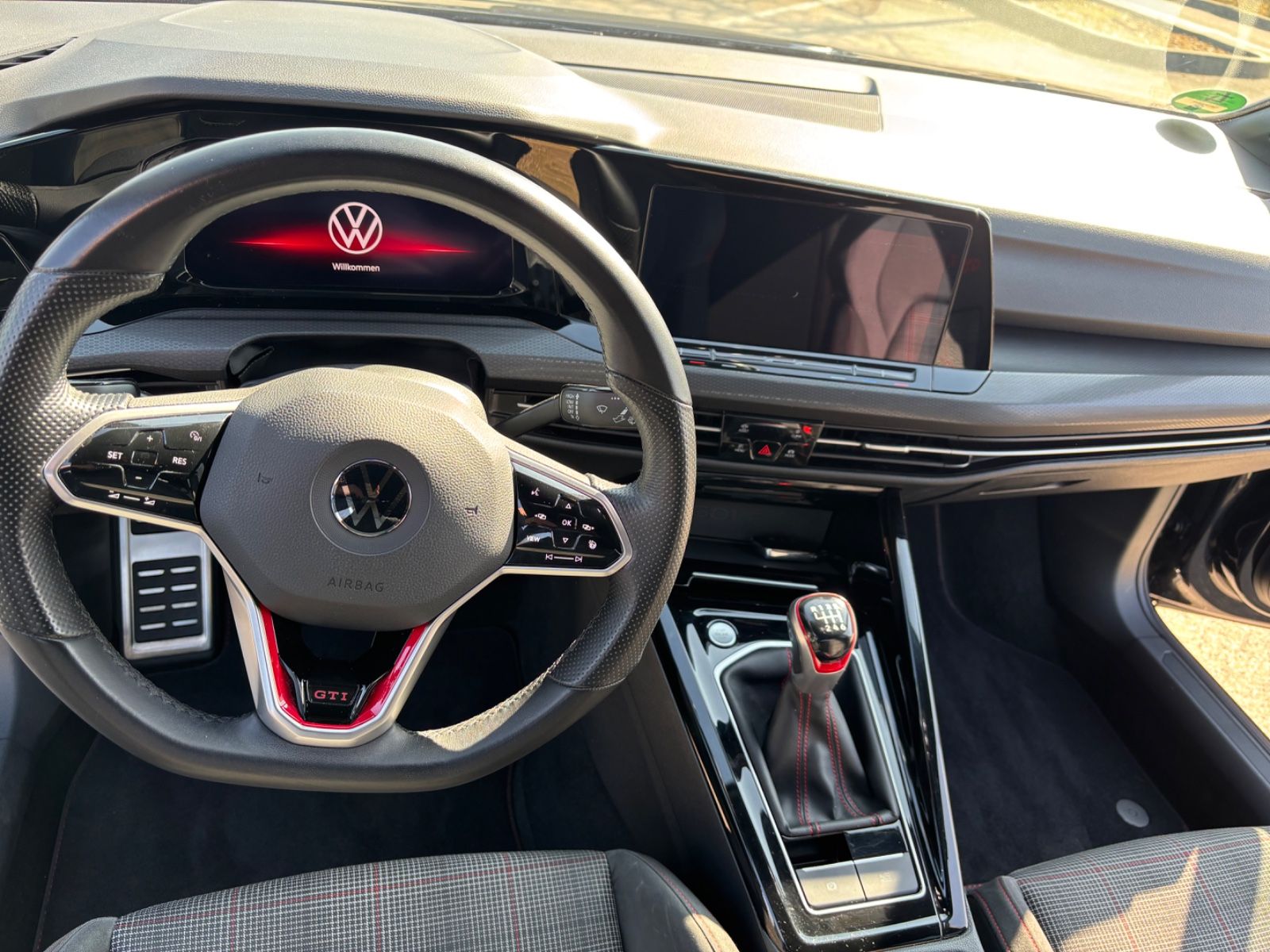 Volkswagen Golf 8 2.0 GTI - Samsaru's Car Outlet
