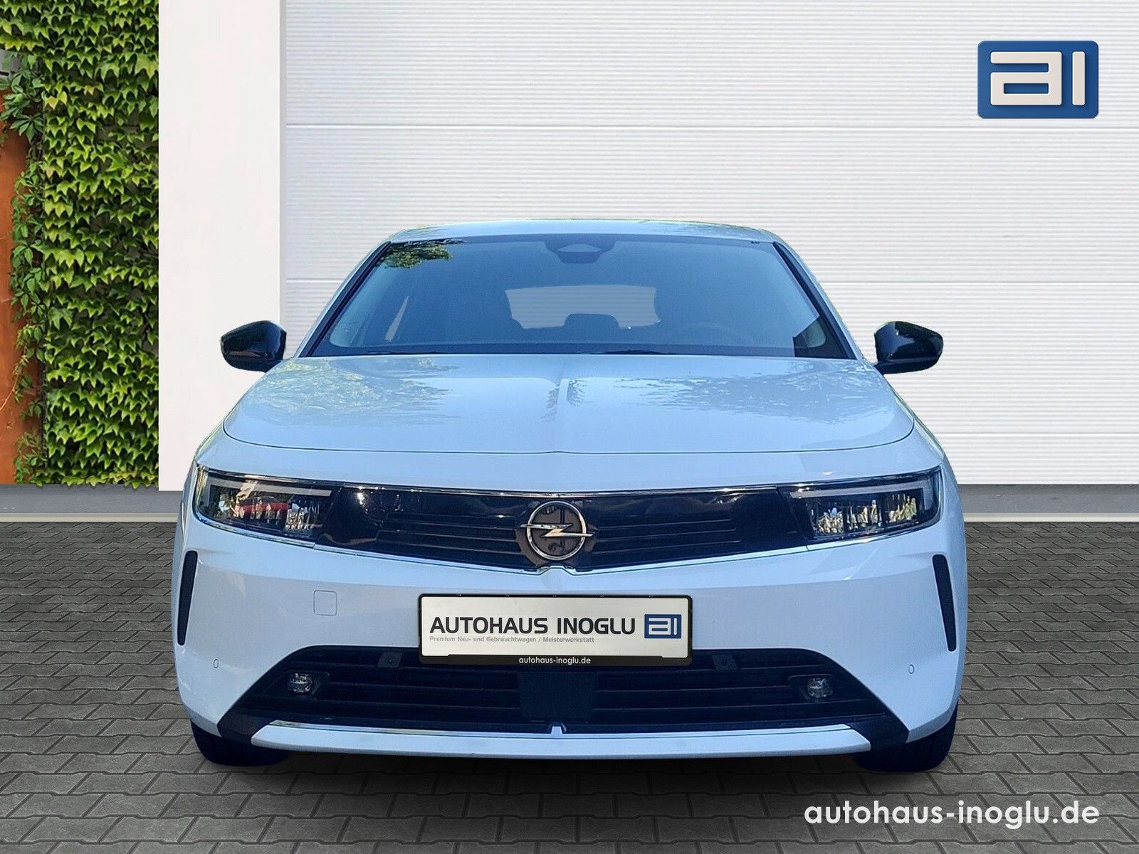 Opel Astra 1.2 Business Edition - Samsaru's Car Outlet