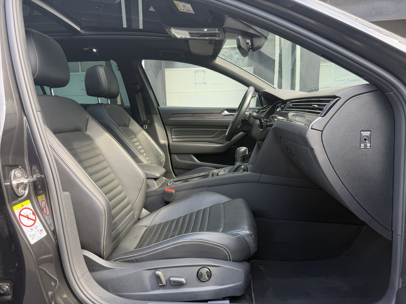 Volkswagen Passat R-Line LED Virtual Pano Massage H&K AHK