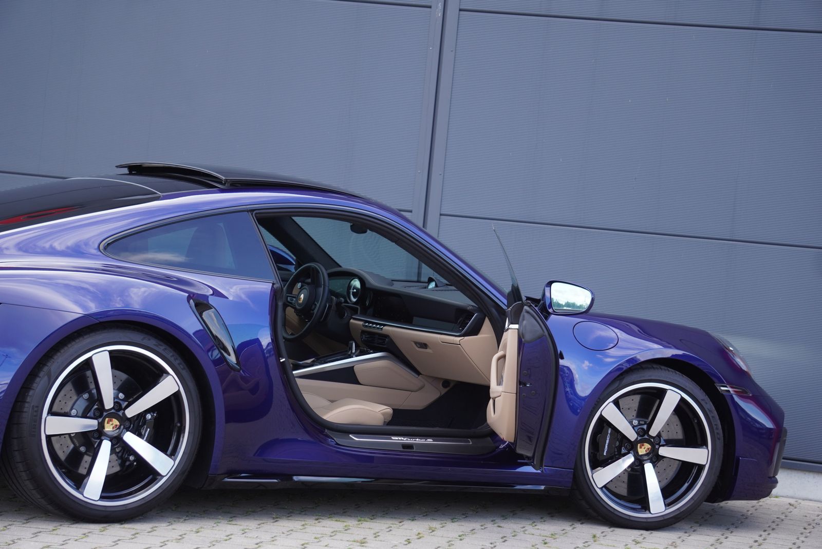 Porsche 992 Turbo S Sport Design - Samsaru's Car Outlet